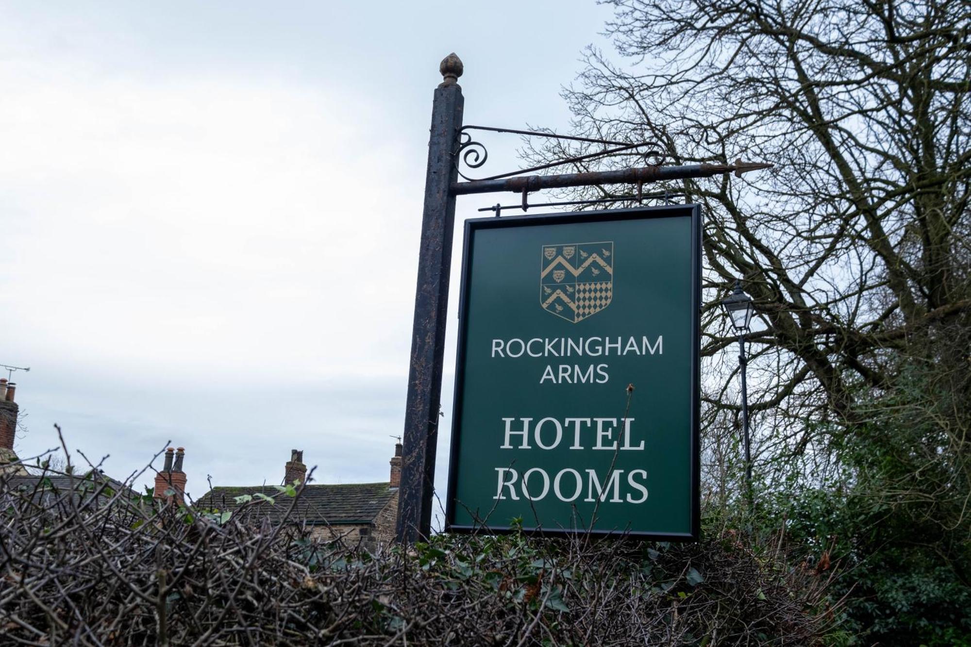 Rockingham Arms By Greene King Inns Wentworth  Exteriör bild