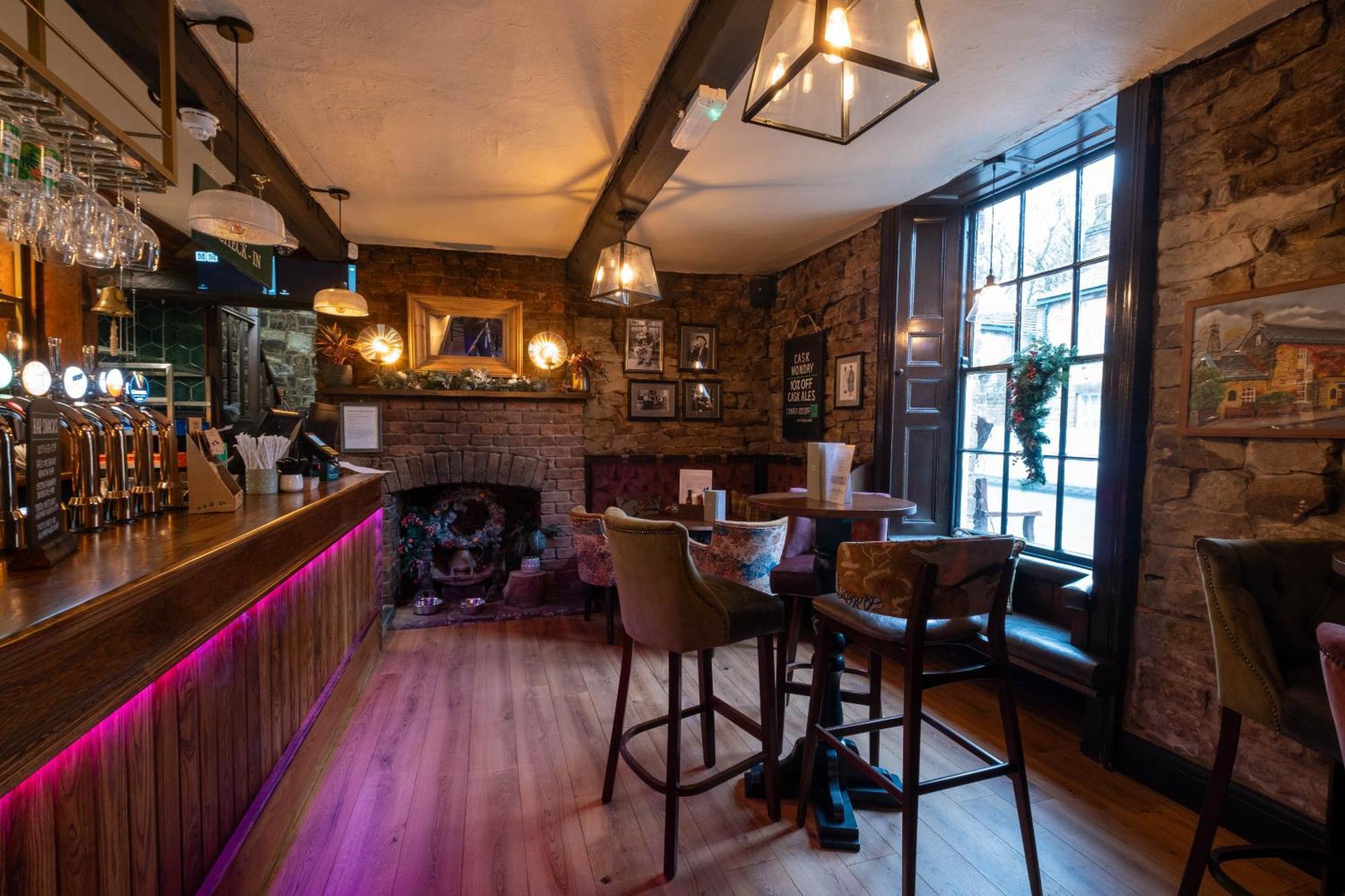 Rockingham Arms By Greene King Inns Wentworth  Exteriör bild