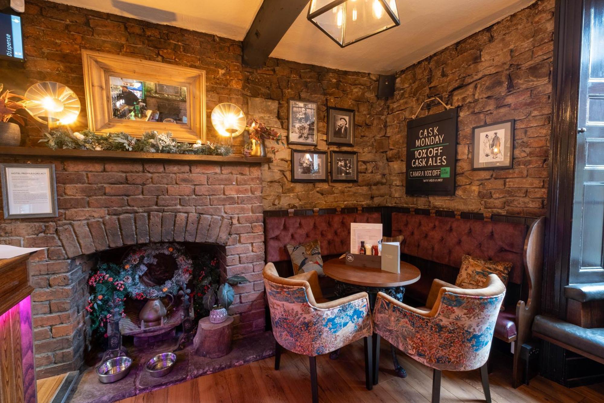 Rockingham Arms By Greene King Inns Wentworth  Exteriör bild