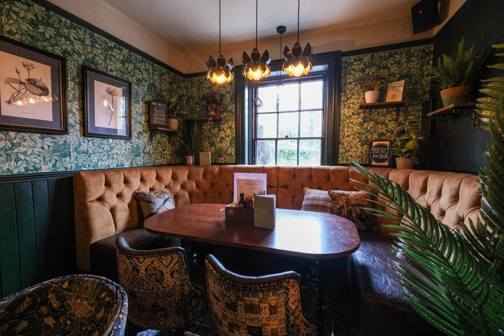 Rockingham Arms By Greene King Inns Wentworth  Exteriör bild