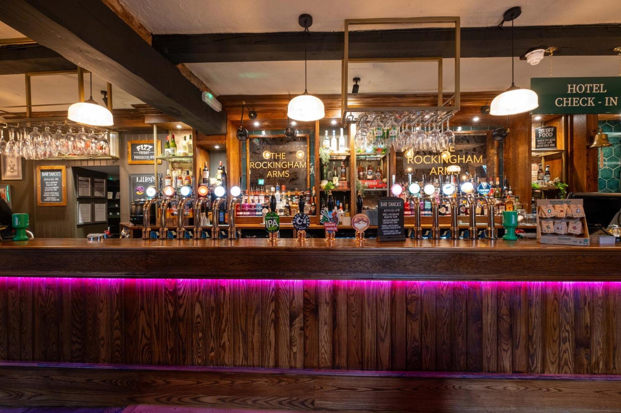 Rockingham Arms By Greene King Inns Wentworth  Exteriör bild